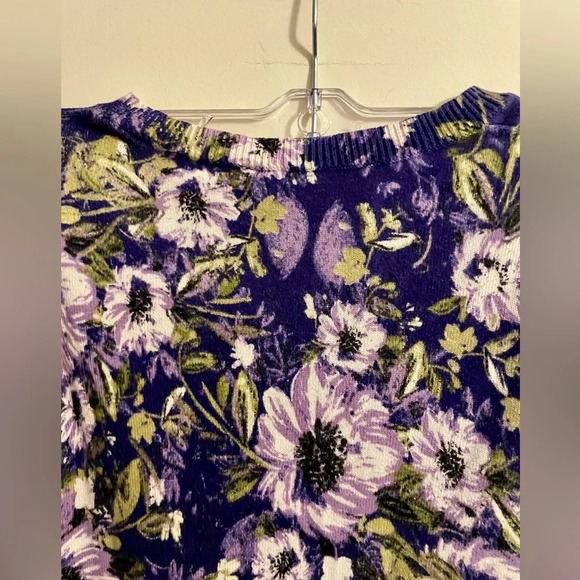 Talbots Purple Floral Crewneck Button Front Cardigan Size Medium Petite - Picture 8 of 10